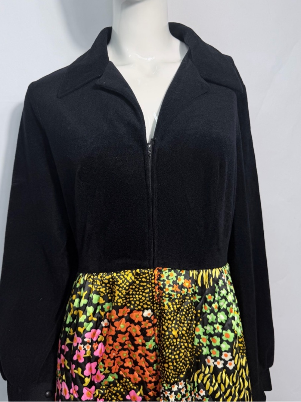 Vintage 70s Evelyn Pearson Lounging Apparel Psychedelic Floral Hostess Gown